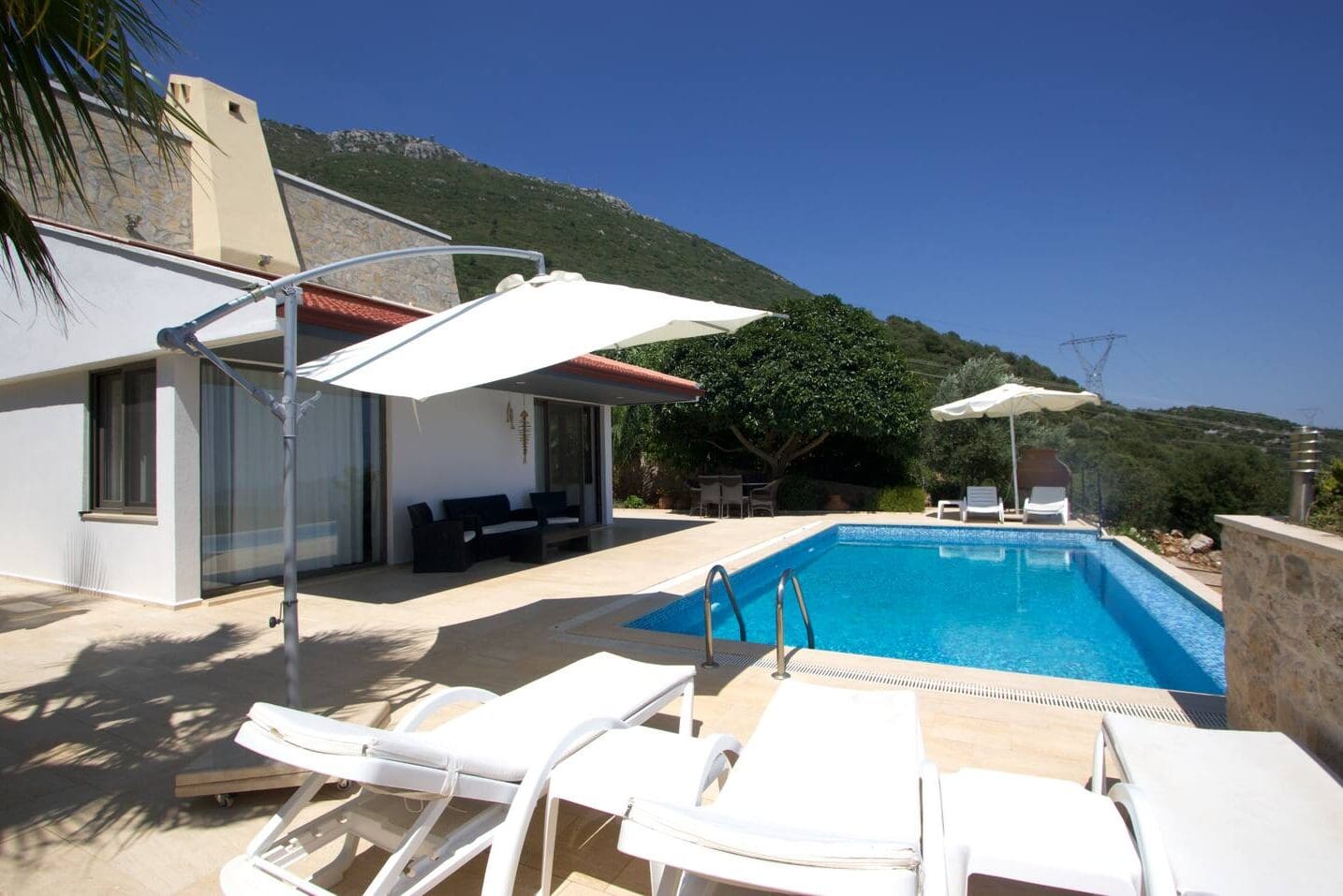 Villa Gurli Pool View